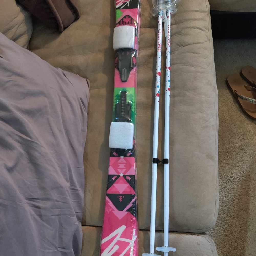 Brand new kids skis. K2 luv bug 100cm